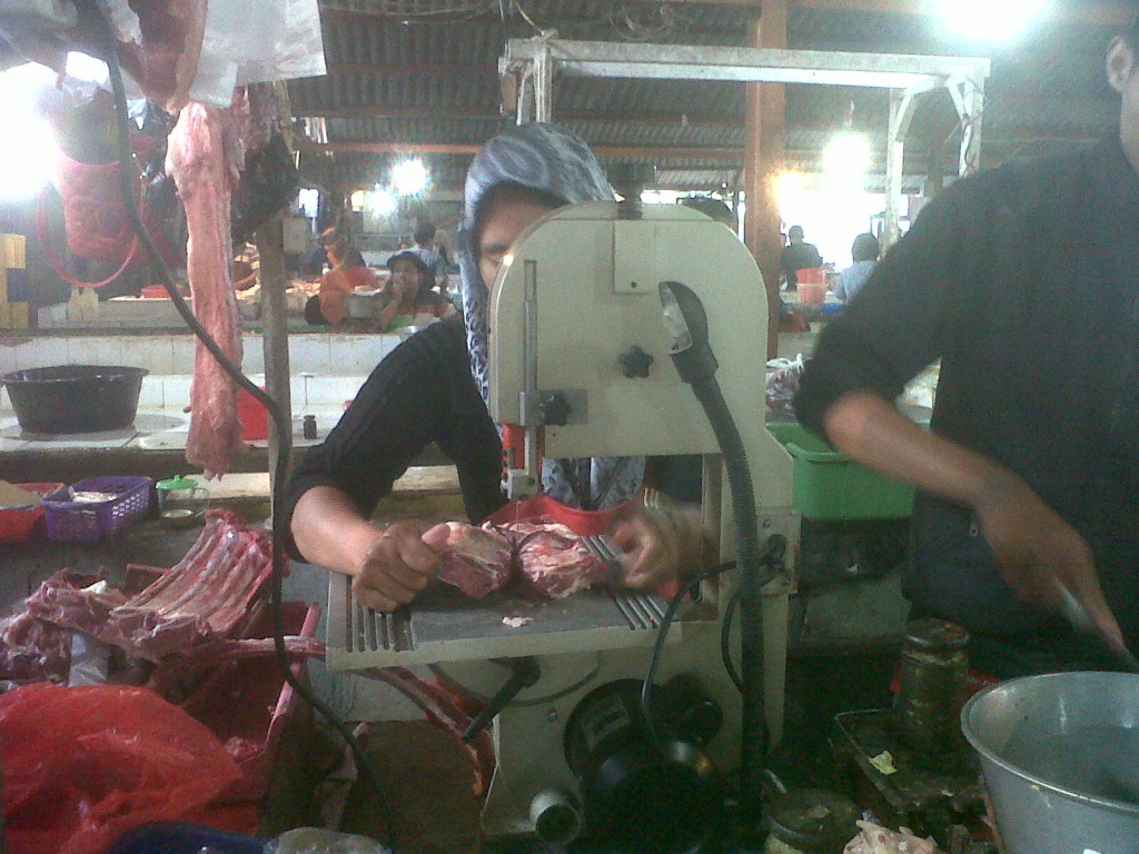 mesin pemotong daging