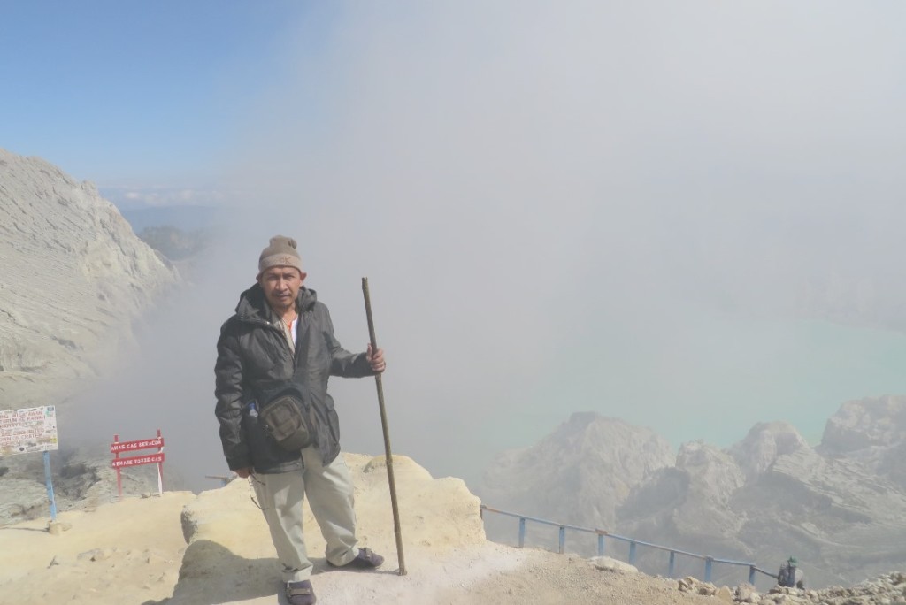 Indahnya kawah Ijen (koleksi pribadi)