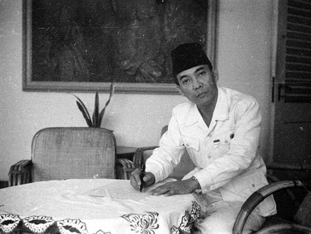 Menggali Kesamaan Penulis dan Pemimpin