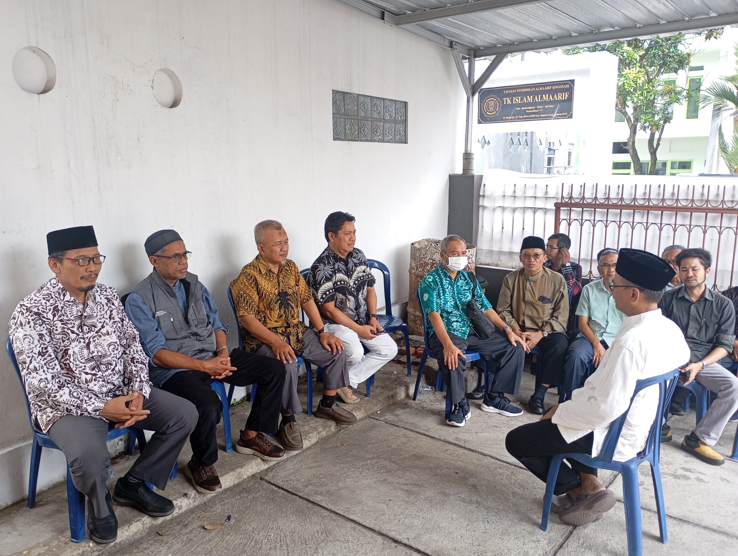 Rektor dan Jajaran UWG Malang  Takziah ke Rumah Duka Ibunda Prof. Fachrudin