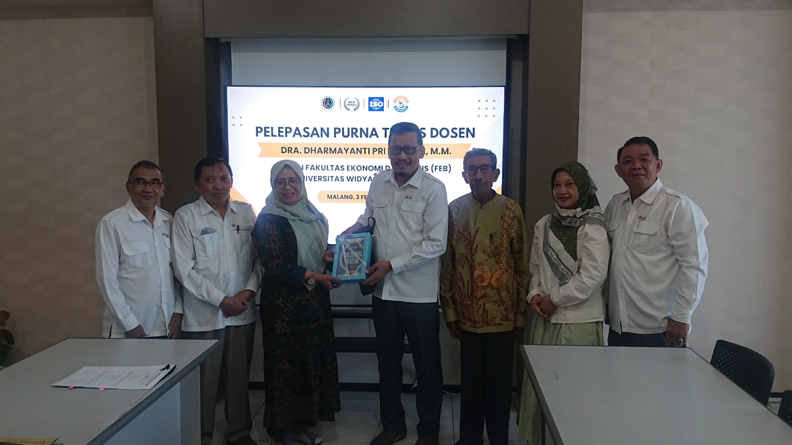 Pelepasan dosen FEB (bu Dharmayanti) (5)