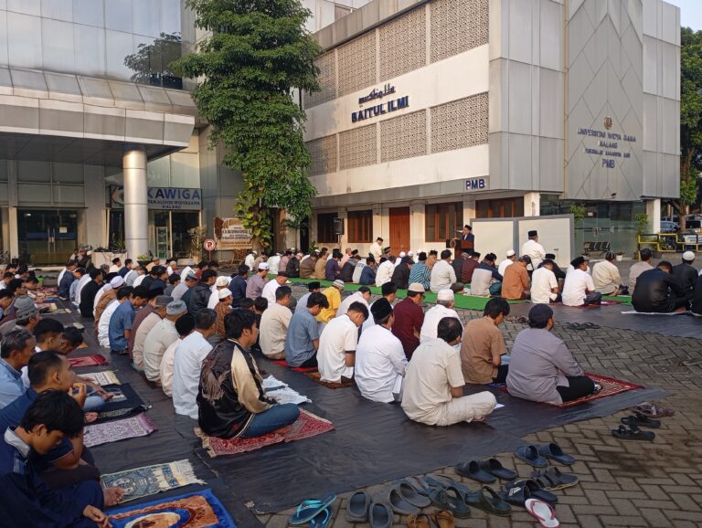 Gaungkan Spirit Tauhid dan Kepedulian Sosial, UWG Malang Gelar Sholat Idul Adha 1447 H dan Sembelih 12 Hewan Kurban