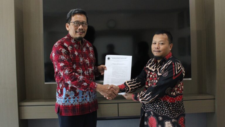 Rektor UWG Resmi Lantik Syahroni, SISTEKIN Siap Tancap Gas