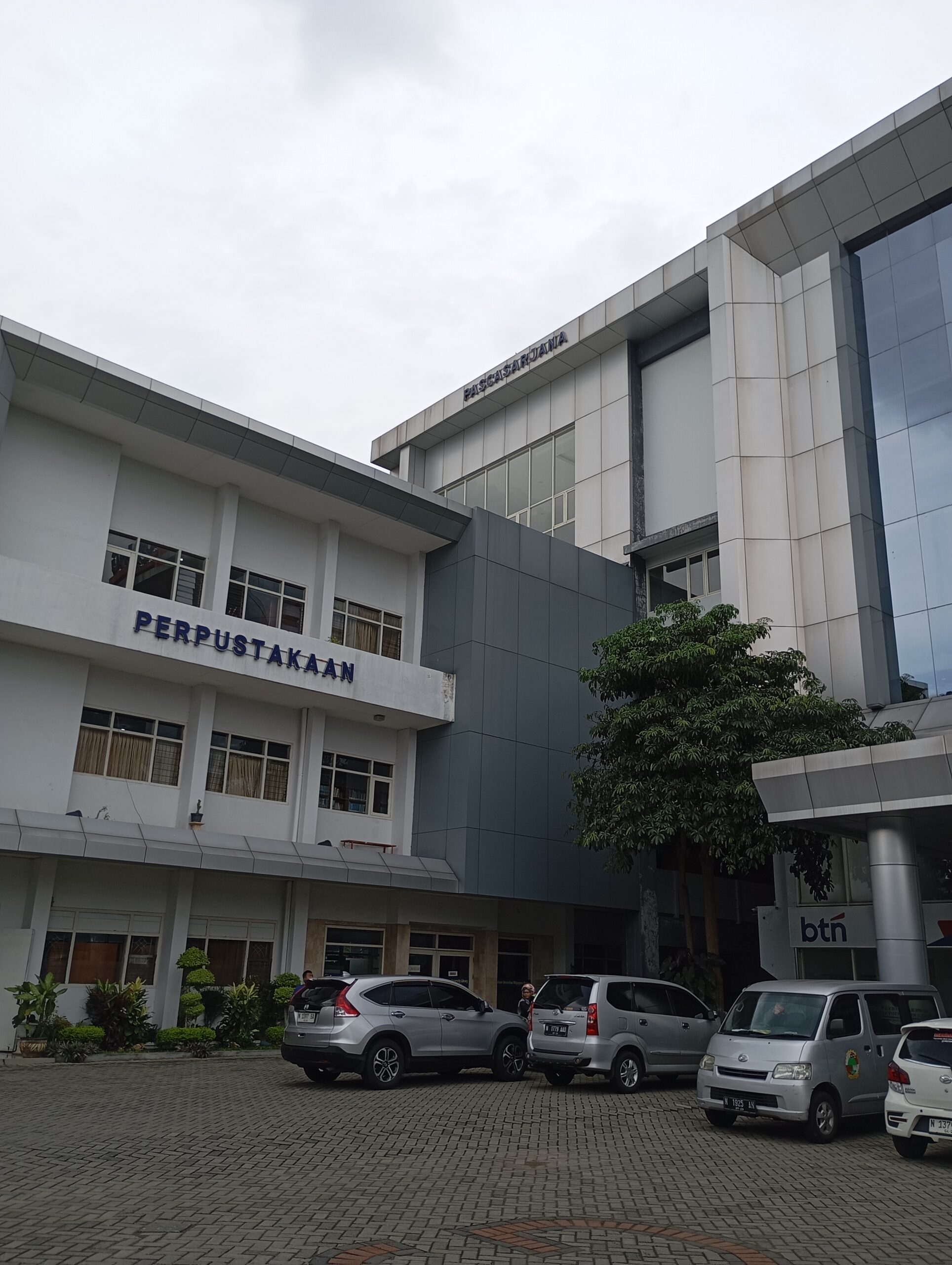 sarana dan prasana Gedung Pascasarjana UWG Malang (5)