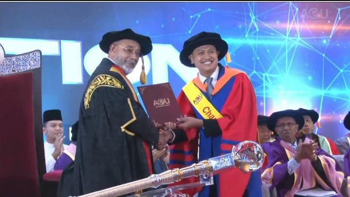 DOSEN UWG MALANG UKIR PRESTASI DUNIA! AVIV YUNIAR RAHMAN RAIH CHANCELLOR’S AWARD DOKTOR TERBAIK DI MALAYSIA